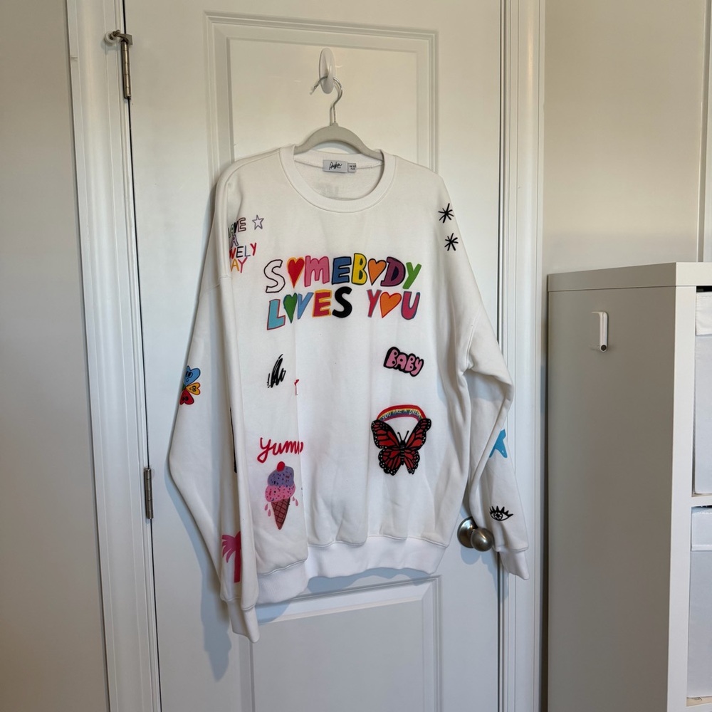 Mayfair x iscreamcolour Somebody Loves You Crewneck - Picture 5 of 9